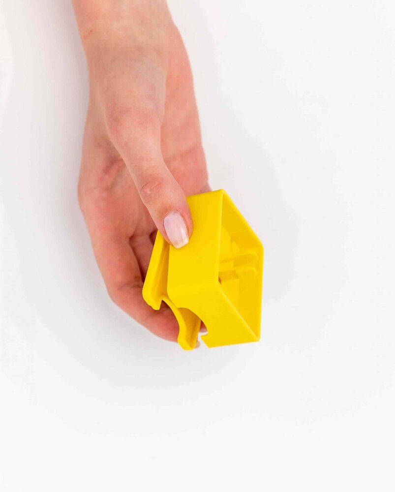 Pawzler Zoey level 2 is een interactieve hondenpuzzel(element) voor honden die klaar zijn om hun puzzelvaardigheden naar een hoger niveau te tillen. Pawzler Zoey level 2 is een interactieve hondenpuzzel(element) voor honden die klaar zijn om hun puzzelvaardigheden naar een hoger niveau te tillen.