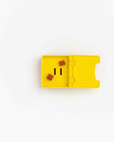 Pawzler Zoey level 2 is een interactieve hondenpuzzel(element) voor honden die klaar zijn om hun puzzelvaardigheden naar een hoger niveau te tillen. Pawzler Zoey level 2 is een interactieve hondenpuzzel(element) voor honden die klaar zijn om hun puzzelvaardigheden naar een hoger niveau te tillen.