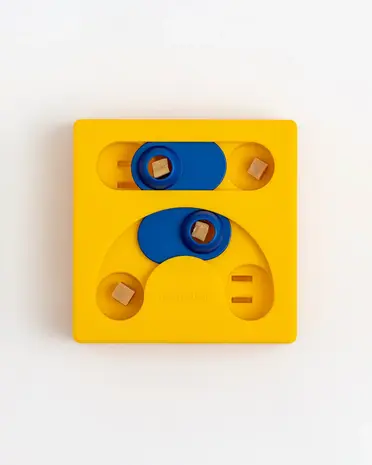 Pawzler Kaya level 2 is een interactieve hondenpuzzel(element) voor honden die klaar zijn om hun puzzelvaardigheden naar een hoger niveau te tillen. Pawzler Kaya level 2 is een interactieve hondenpuzzel(element) voor honden die klaar zijn om hun puzzelvaardigheden naar een hoger niveau te tillen.