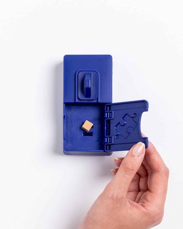 Pawzler Sela level 3 is een interactieve hondenpuzzel(element) voor honden met puzzelervaring die van een uitdaging houden. Pawzler Sela level 3 is een interactieve hondenpuzzel(element) voor honden met puzzelervaring die van een uitdaging houden.