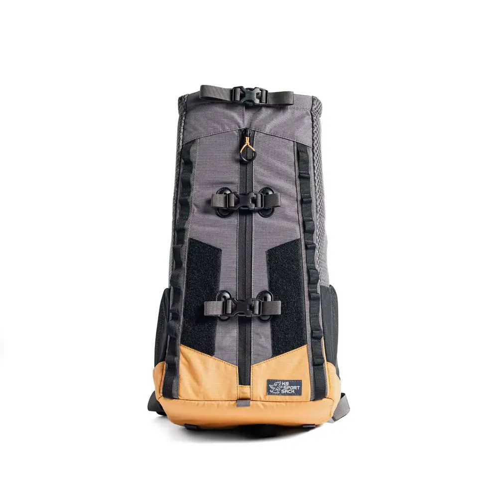 K9 Sport Sack Kompanion Magnet Gray het nieuwe premium model binnen het assortiment van K9 Sport Sack en vervangt de PLUS2. K9 Sport Sack Kompanion Magnet Gray het nieuwe premium model binnen het assortiment van K9 Sport Sack en vervangt de PLUS2.