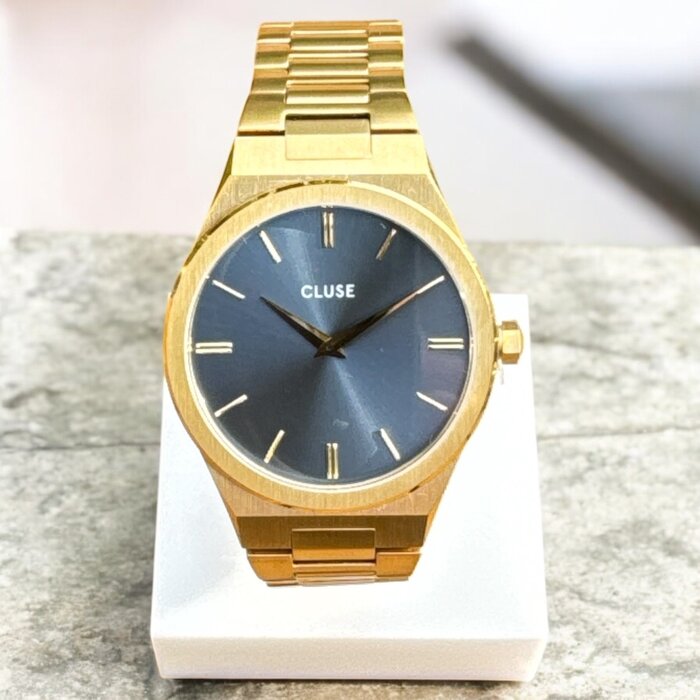 Cluse Minimalistische Eleganz Cluse Vigoureux Damenuhr CW0101210005 – Gold mit Blauem Zifferblatt