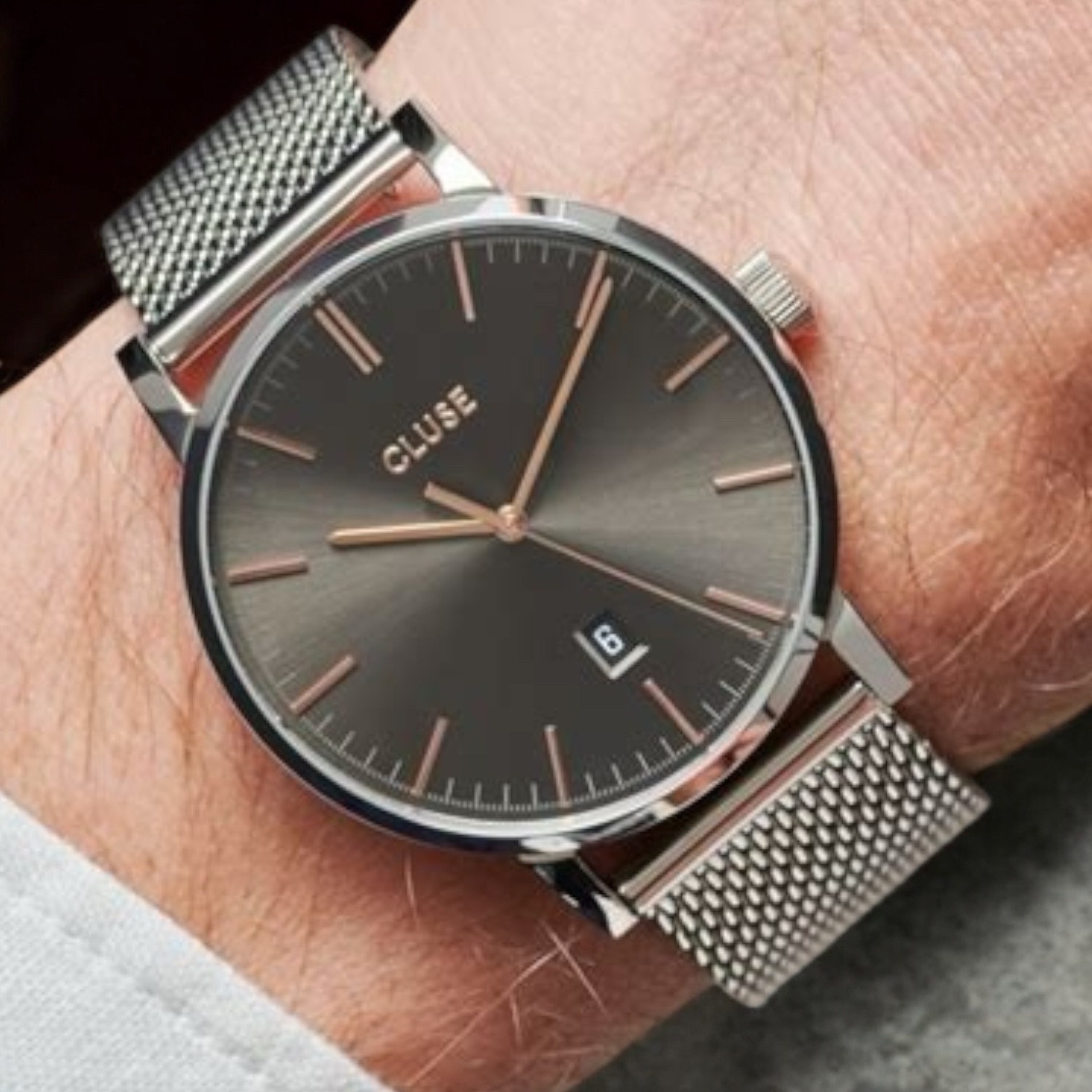 Cluse Minimalistische Eleganz Cluse Herrenarmbanduhr Aravis – Grau | Edelstahl | 40 mm