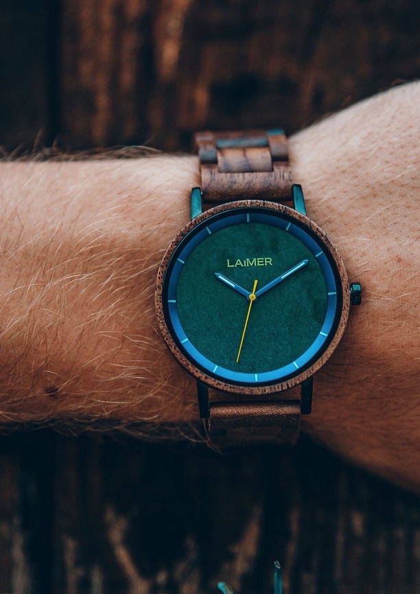 LAimer Laimer Unisexuhr KAROLIN Unisex Walnussholz