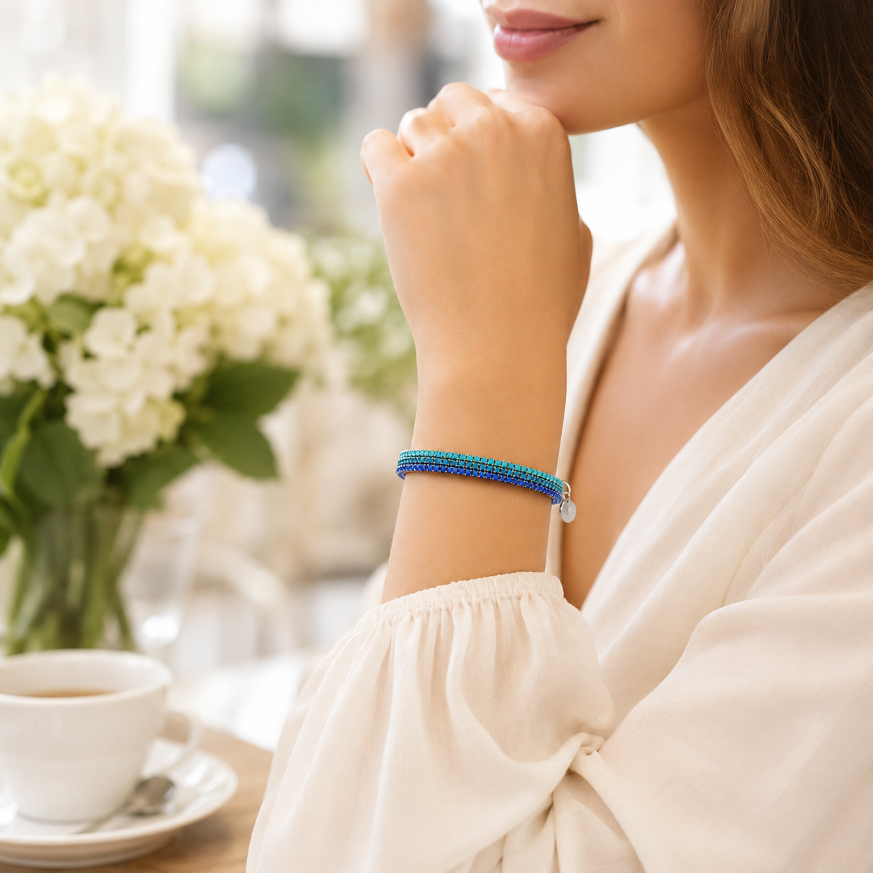 LIZAS LIZAS Armband Hanson Blue – mehrreihiges Glasstein-Armband