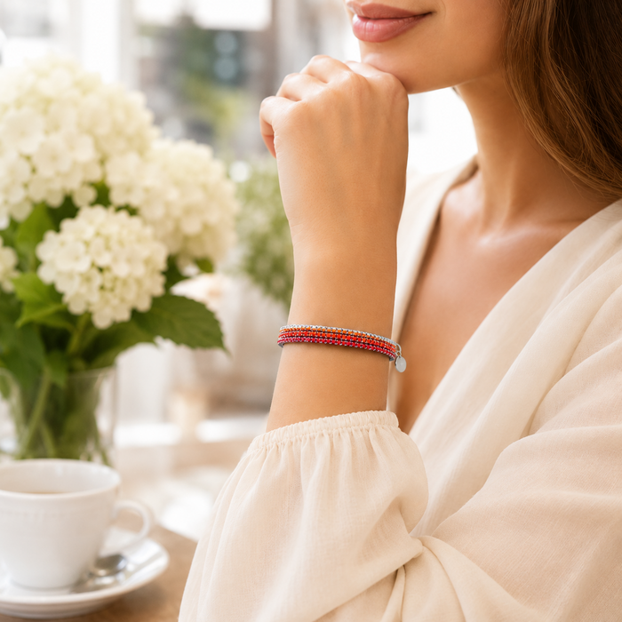 LIZAS LIZAS Armband „Hanson“ Red – mehrreihiges Stretch-Armband mit funkelnden Glassteinen