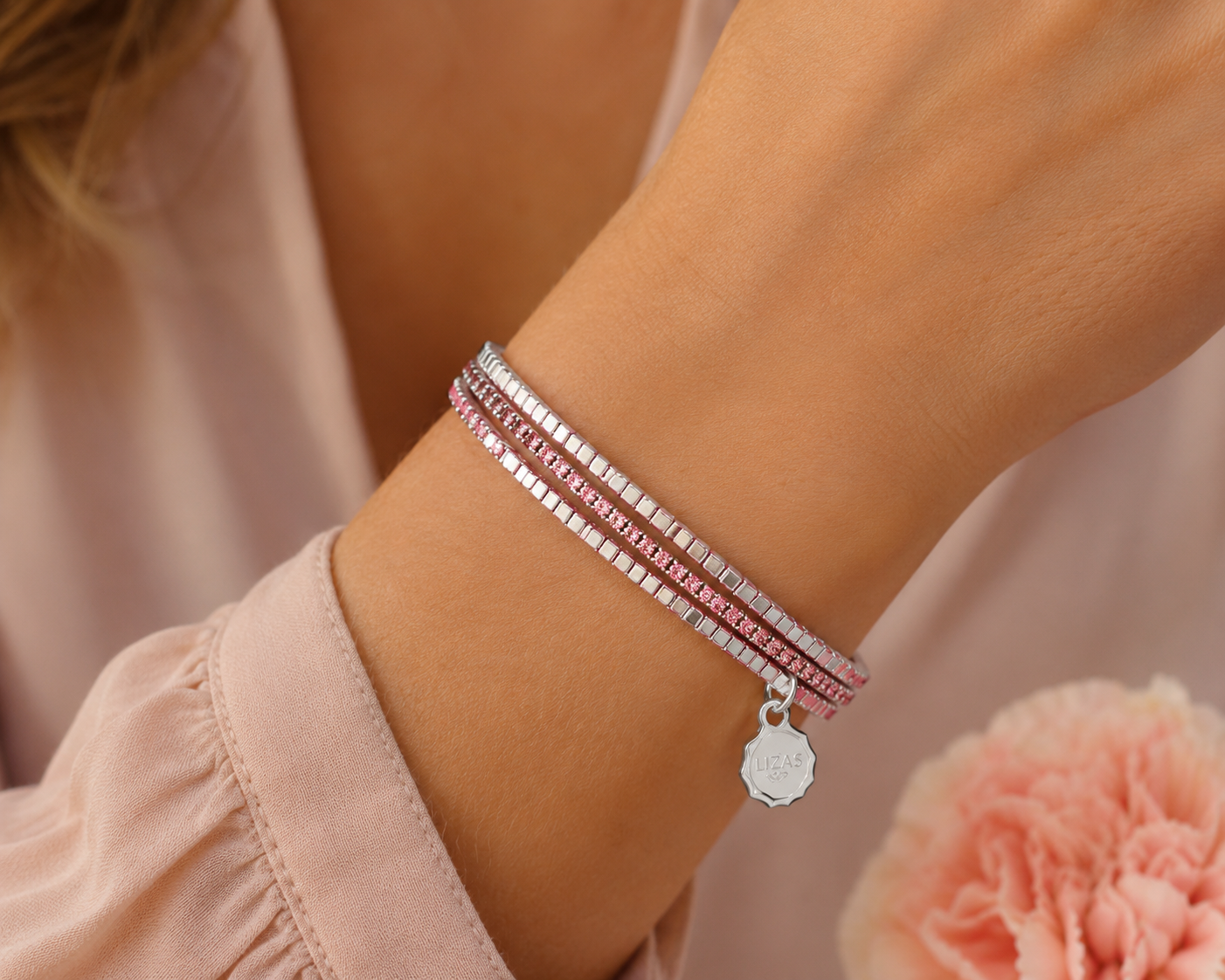 LIZAS LIZAS Armband „Hanson“ Rose – mehrreihiges Stretch-Armband mit funkelnden Glassteinen