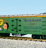 USA TRAINS Reefer Skookum Apples