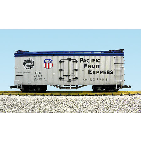 USA TRAINS Reefer PFE SP/UP #20014