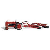 Spur H0 Traktor mit Scheibenpflug