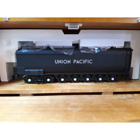 USA TRAINS FEF-3 LOCOMOTIVE Union Pacific #8444