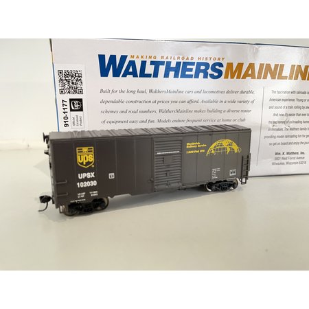 Walthers Mainline 40 Fuss AAR Modernized 1948 Boxcar UPS (neuwertig)