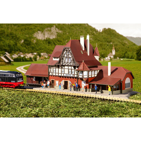 PIKO Bahnhof Neuffen
