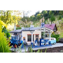 Tankstelle mit Werkstatt