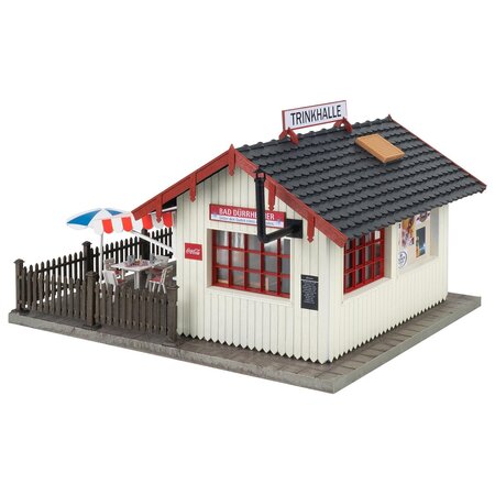 POLA Kiosk mit Biergarten