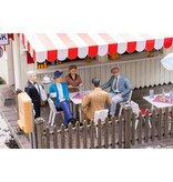 POLA Sitzende Restaurantgäste