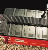 USA TRAINS Extended Vision Caboose Red Unlettered