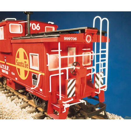 USA TRAINS Extended Vision Caboose Union Pacific with flag