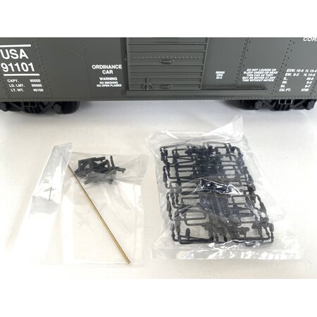 USA TRAINS Steel Box Car United States Army mit Metallachsen (guter Zustand)