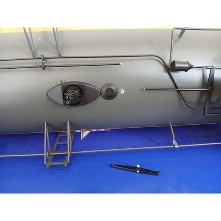 USA TRAINS 42 ft. Modern Tank Car Union Pacific mit Flagge (mit Mängeln)