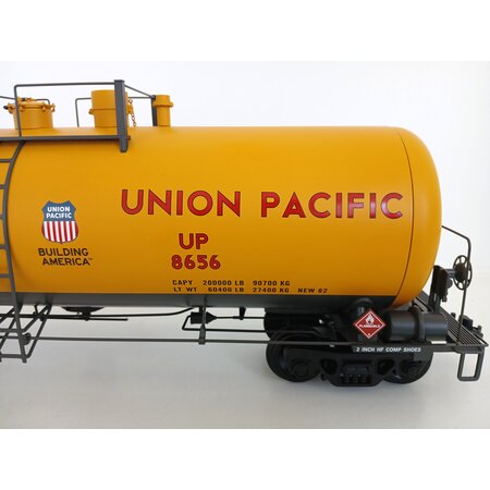 USA TRAINS 42 ft. Modern Tank Car Union Pacific mit Flagge (mit Mängeln)