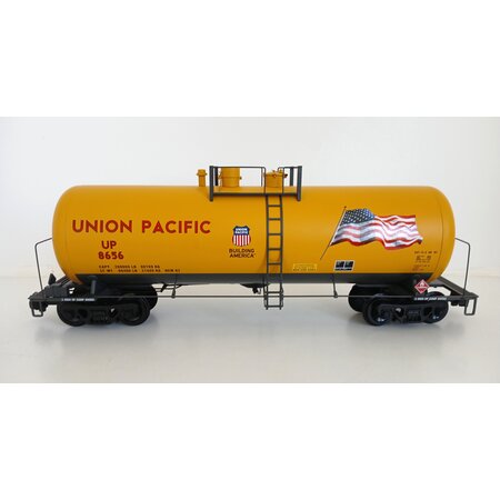 USA TRAINS 42 ft. Modern Tank Car Union Pacific mit Flagge (mit Mängeln)