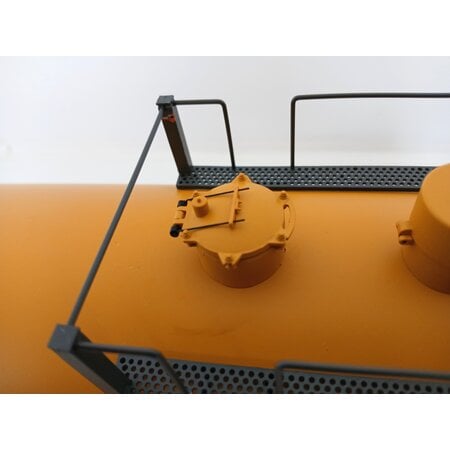 USA TRAINS 42 ft. Modern Tank Car Union Pacific mit Flagge (mit Mängeln)