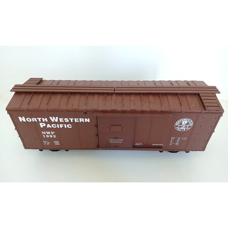 USA TRAINS Steel Box car North Western Pacific mit Metallachsen (guter Zustand)