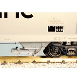 USA TRAINS 4 Bay Center Flow Hopper Union Pacific with flag