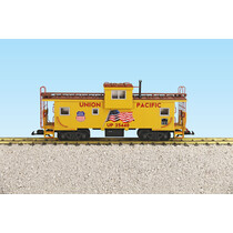 Extended Vision Caboose Union Pacific with flag