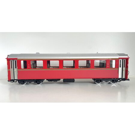 LGB RhB Personenwagen umlackiert (anschauen)