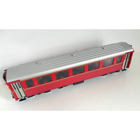 LGB RhB Personenwagen umlackiert (anschauen)