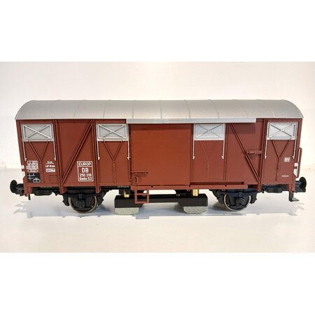 Märklin Spur 1 Gedeckter Güterwagen mit Schienenreinigung DB