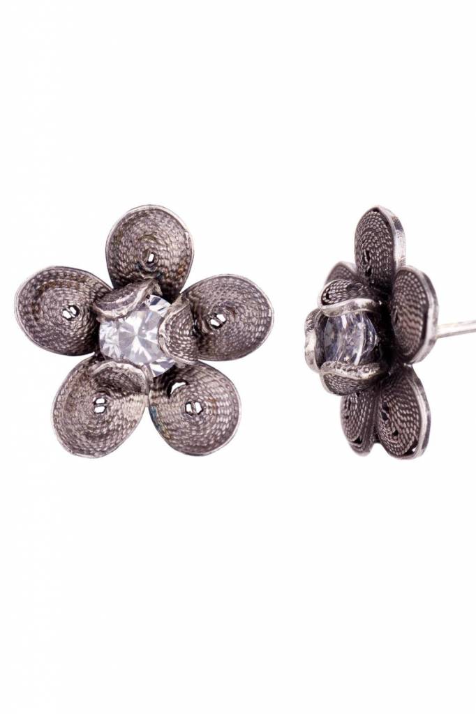 Yvone Christa Silver flower earrings