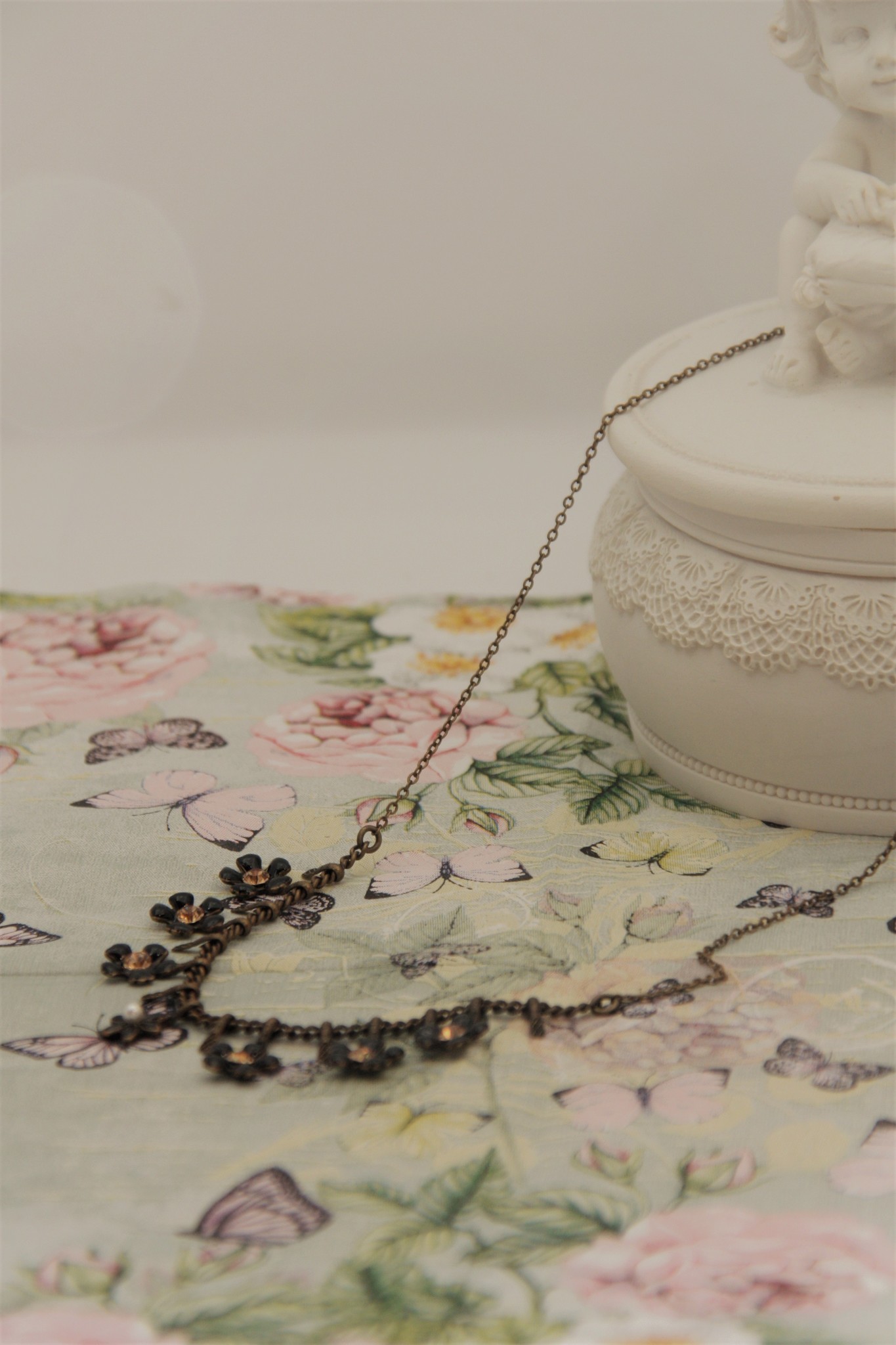Eric & Lydie Delicate necklace  with flowers