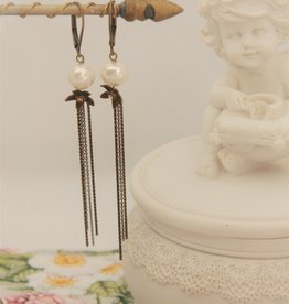 Eric & Lydie White pearl earrings