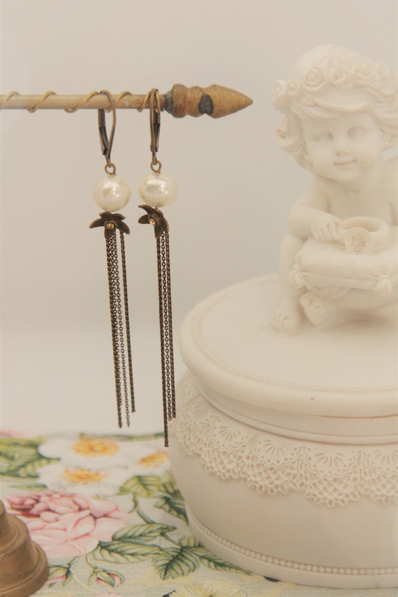 Eric & Lydie White pearl earrings