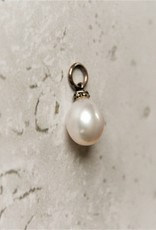 Carré Jewellery White pearl pendant