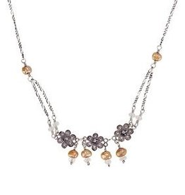 Yvone Christa three daisy necklace