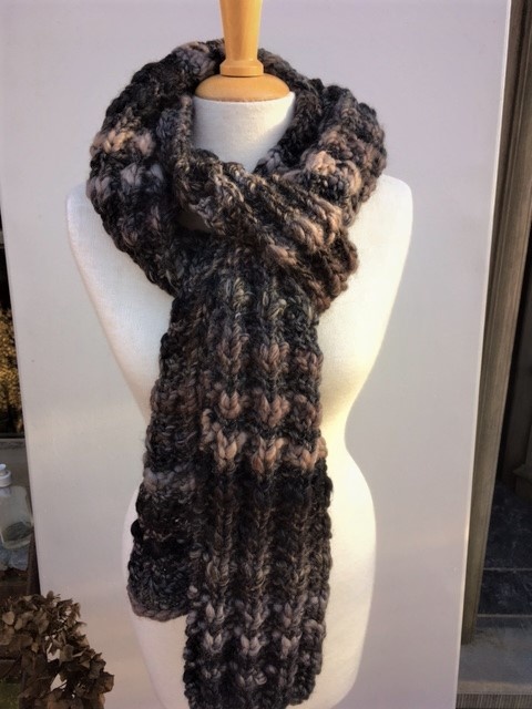 Made by Amberhoeve Handmade scarf