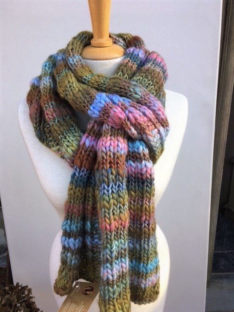 Made by Amberhoeve Handmade scarf