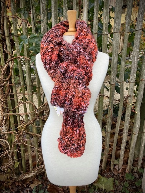 Made by Amberhoeve Bruine handgebreide sjaal