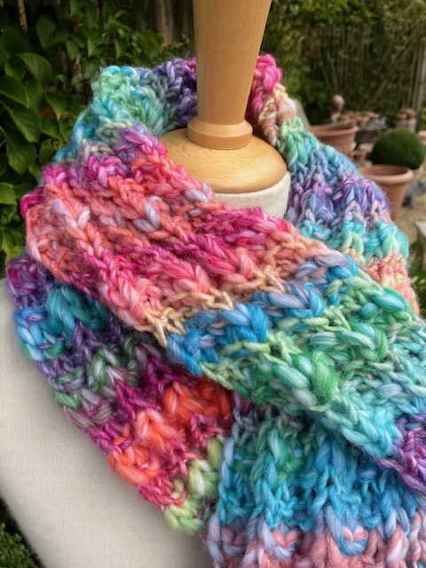 Made by Amberhoeve Handmade scarf