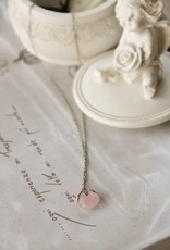 Yvone Christa Fijne ketting met hanger van roze quarts