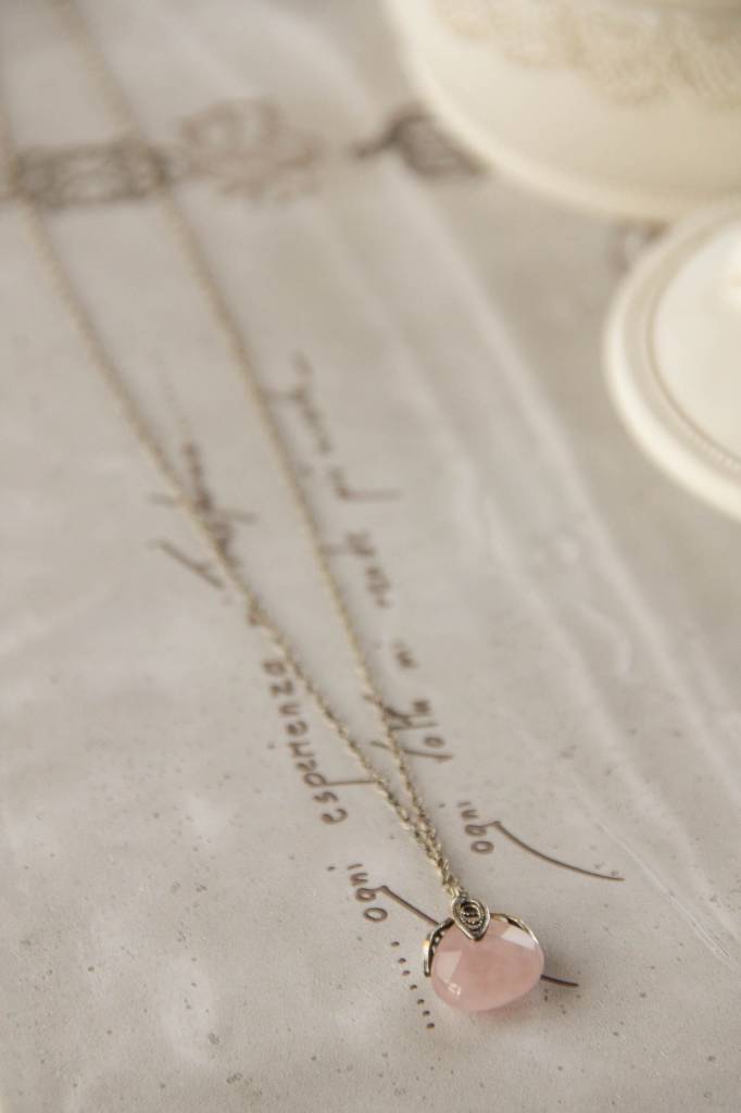 Yvone Christa Necklace with filigree leaf