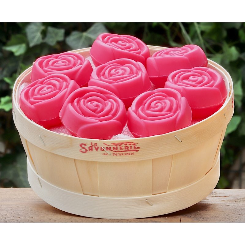 Mandje met 23 zeepjes roosjes kersengeur