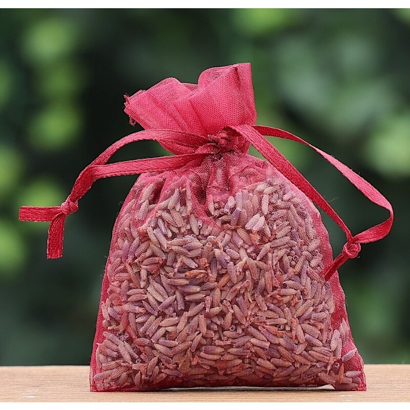 Bordeauxrood organza zakje met lavendel
