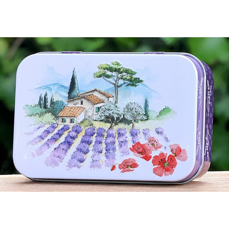 Blikje zeep lavendelveld