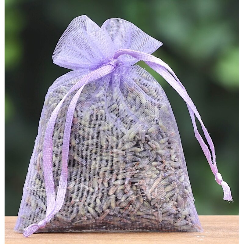 Lila organzazakje met lavendel