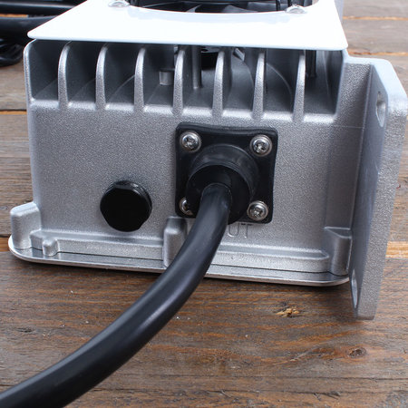 AQ-TRON Hoogfrequent Acculader 24V 25A - WET